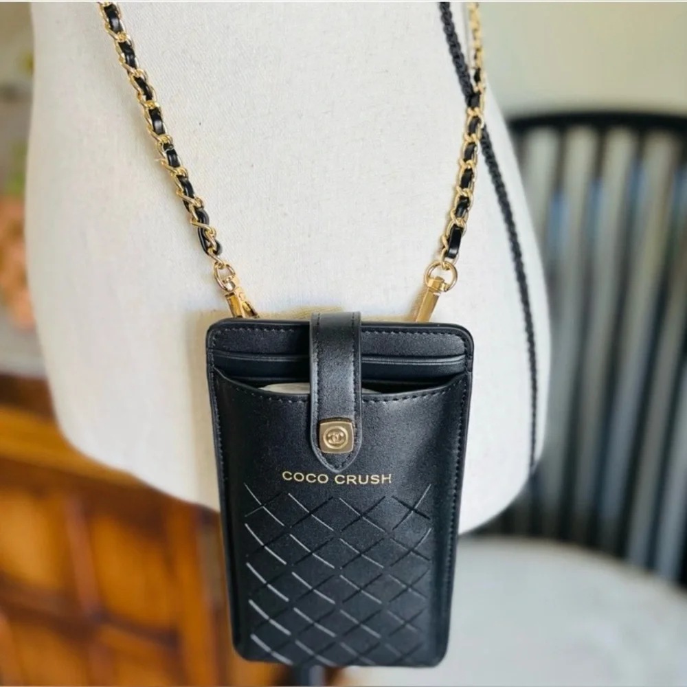 Chanel Coco Crush Black Quilted Phone case w/ cardholder Crossbody Bag NEW🖤 - Picture 2 of 8